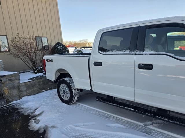 Image of Ford F-250 equipment image 3