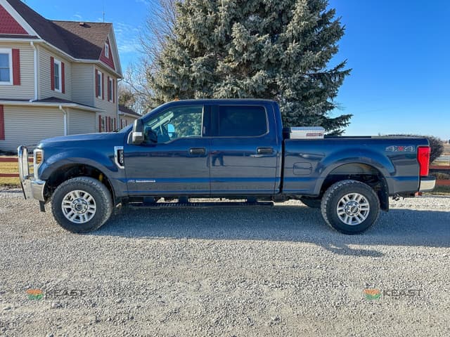 Image of Ford F-350 equipment image 1