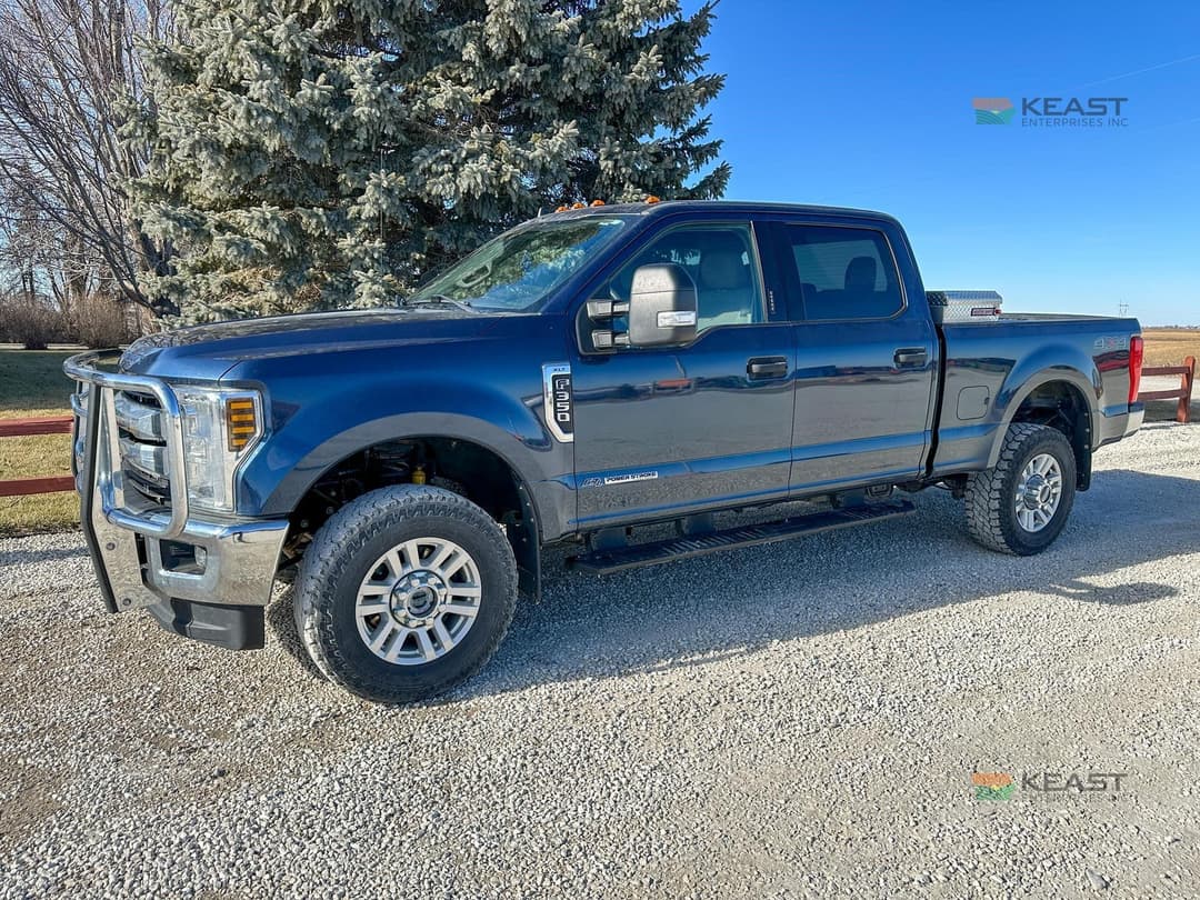 Image of Ford F-350 Primary image