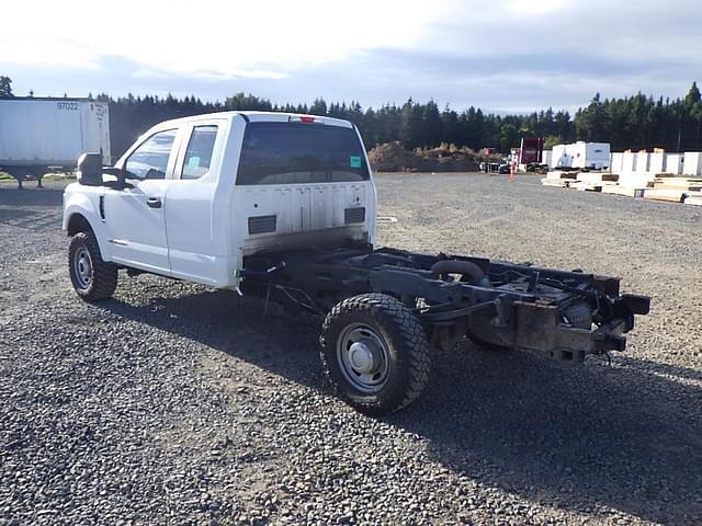 Image of Ford F-350 equipment image 4