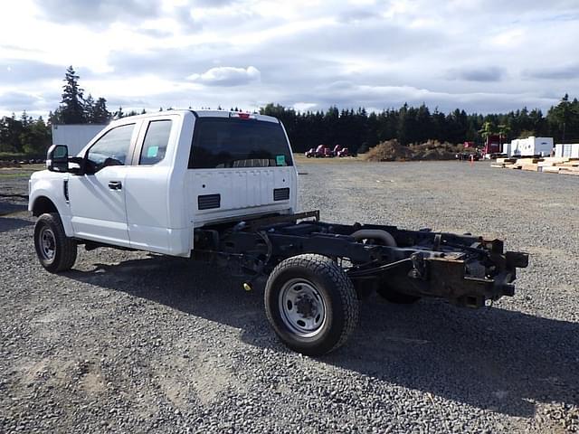 Image of Ford F-350 equipment image 4