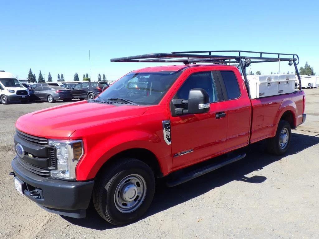 Image of Ford F-350 Primary image
