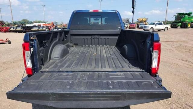 Image of Ford F-350 equipment image 4