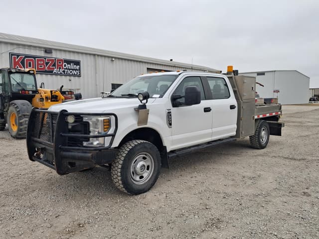 Image of Ford F-350 equipment image 1