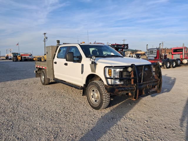 Image of Ford F-350 equipment image 2