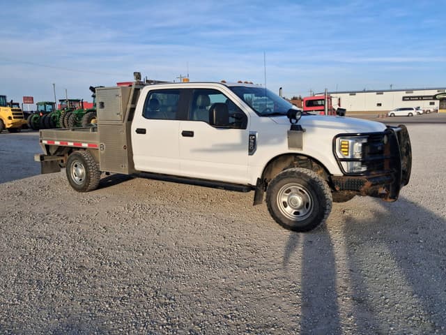 Image of Ford F-350 equipment image 3