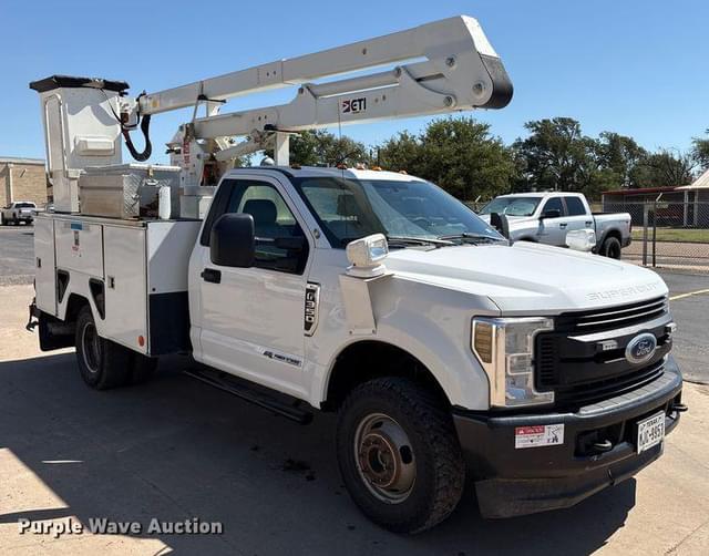 Image of Ford F-350 equipment image 2