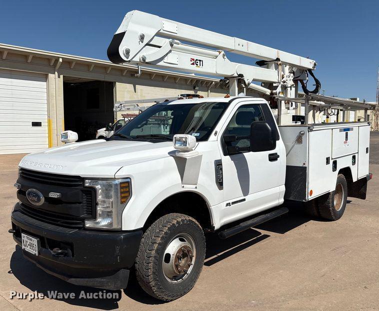Image of Ford F-350 Primary image