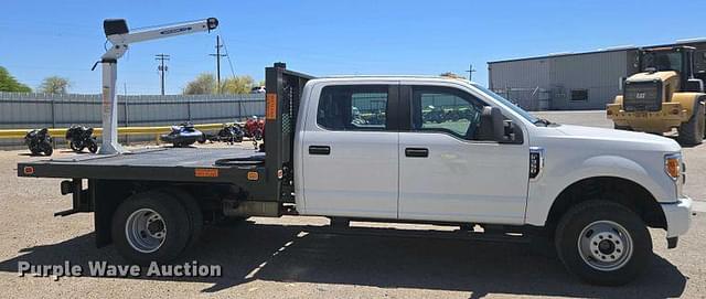 Image of Ford F-350 equipment image 3