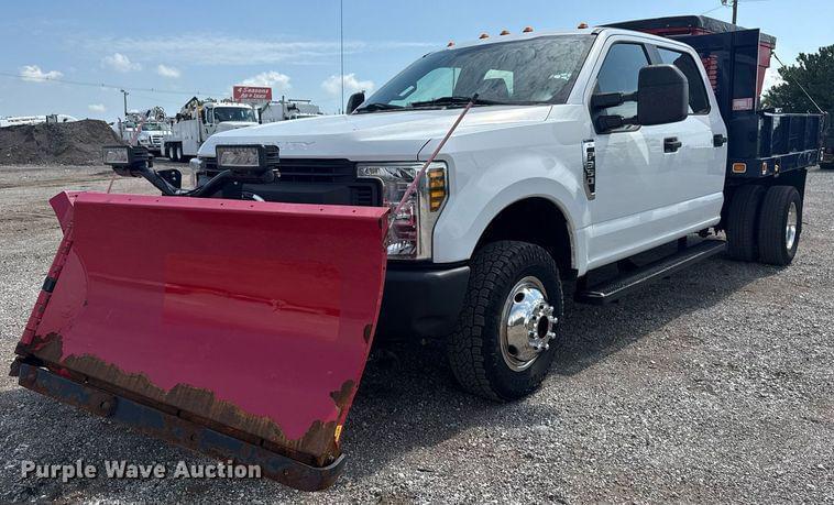 Image of Ford F-350 Primary image