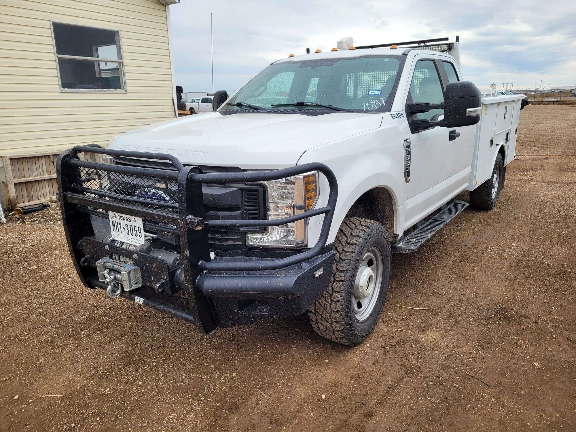 2019 Ford F-350 Equipment Image0
