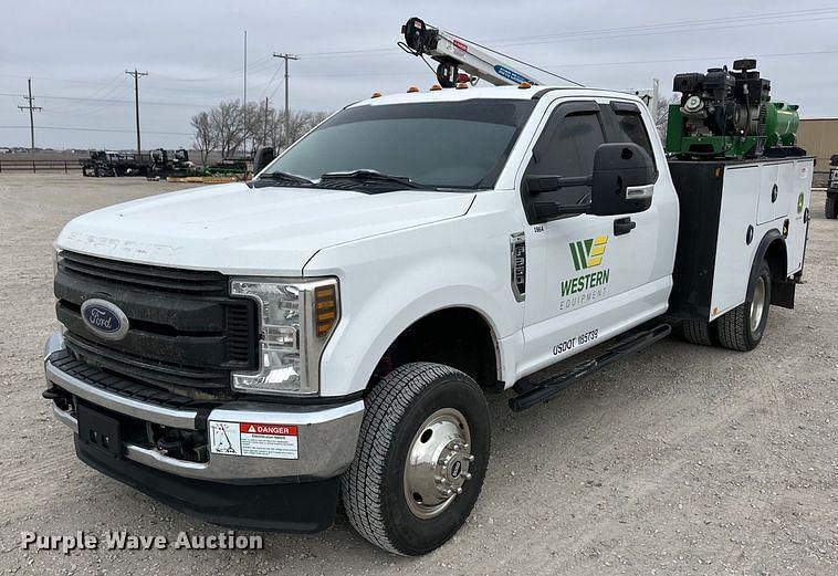 Image of Ford F-350 Primary image