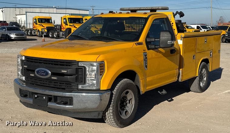 2019 Ford F-350 Equipment Image0
