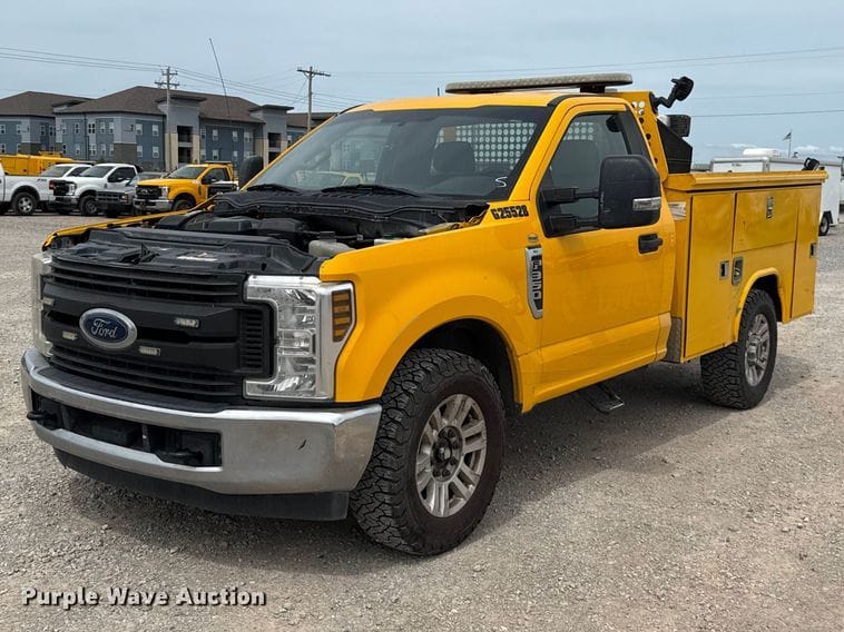 2019 Ford F-350 Equipment Image0