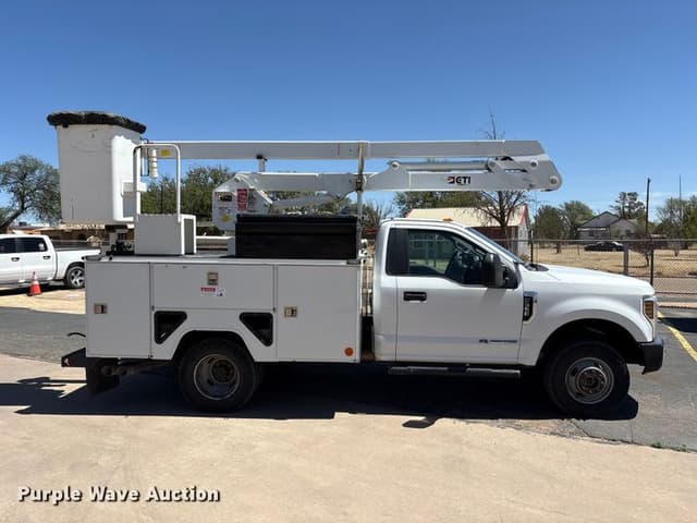 Image of Ford F-350 equipment image 3