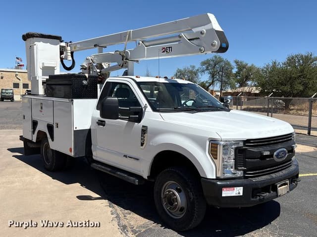 Image of Ford F-350 equipment image 2