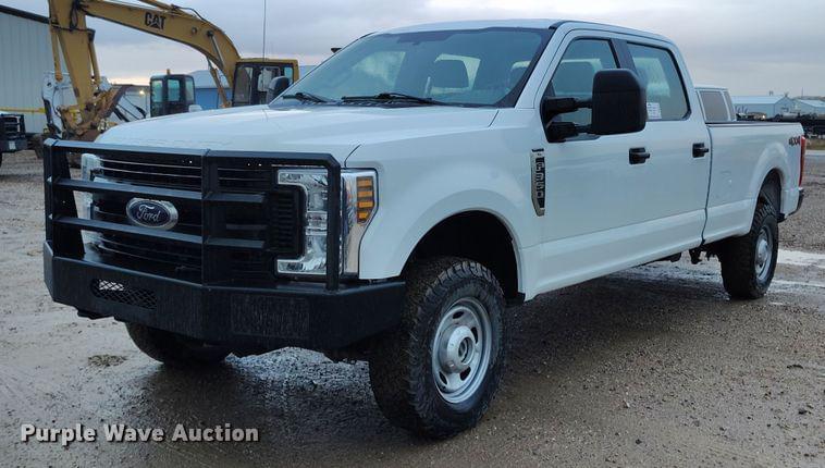 Image of Ford F-350 Primary image