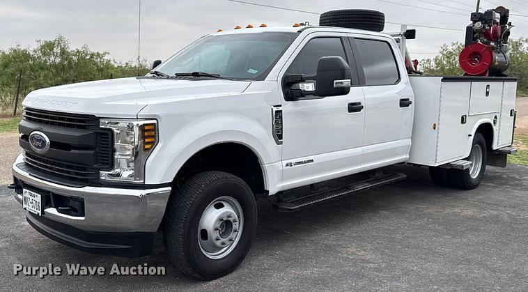 Image of Ford F-350 Primary image