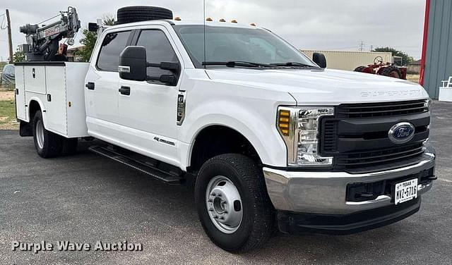 Image of Ford F-350 equipment image 2
