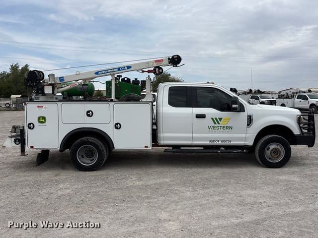 Image of Ford F-350 equipment image 3