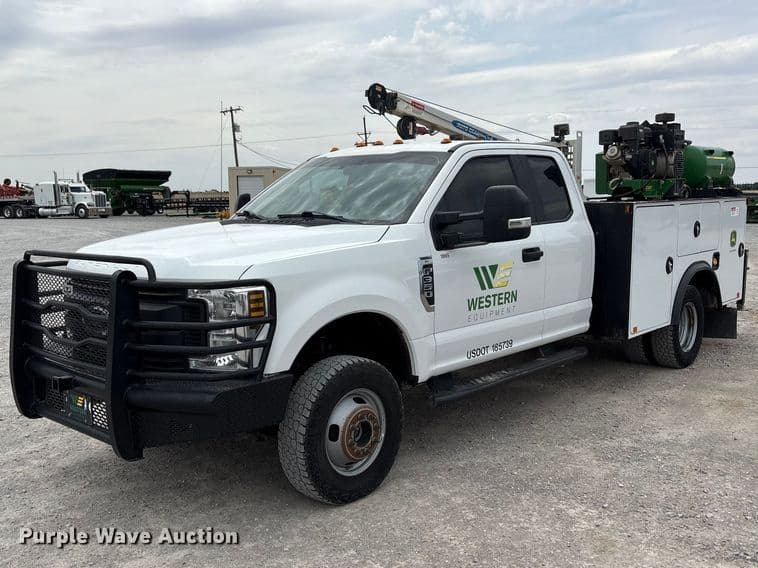 Image of Ford F-350 Primary image