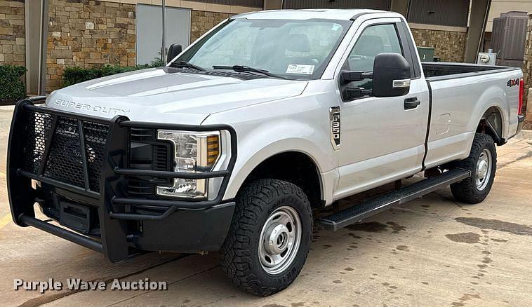 Image of Ford F-350 Primary image
