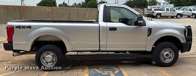 Image of Ford F-350 equipment image 3