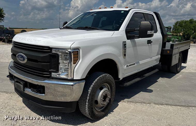 Image of Ford F-350 Primary image