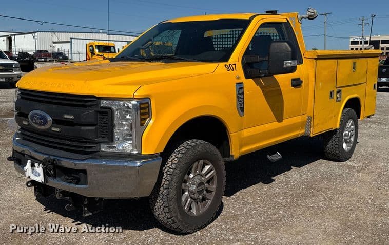 Image of Ford F-350 Primary image