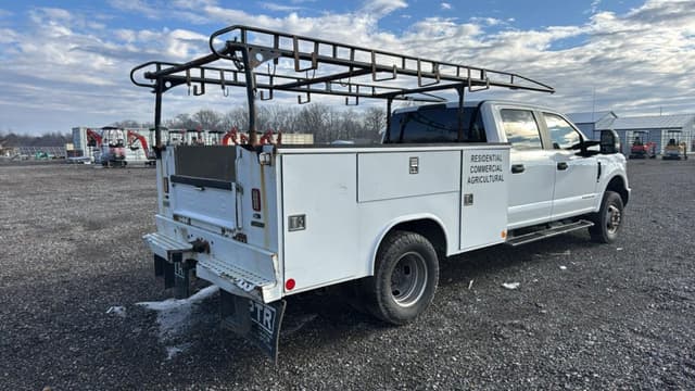 Image of Ford F-350 equipment image 4