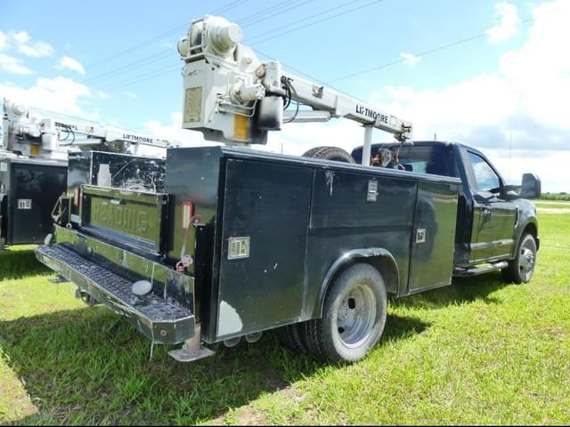Image of Ford F-350 equipment image 2