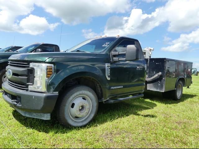 Image of Ford F-350 equipment image 1
