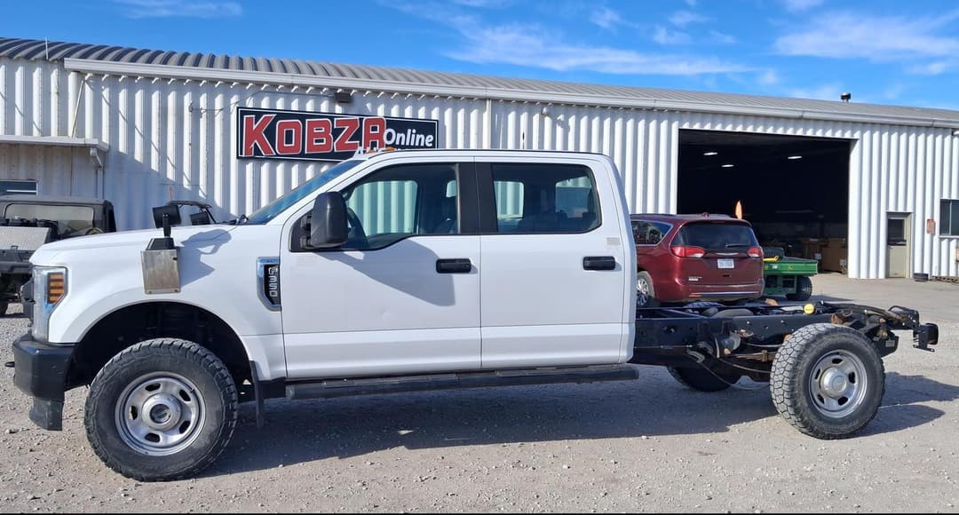 Image of Ford F-350 Primary image