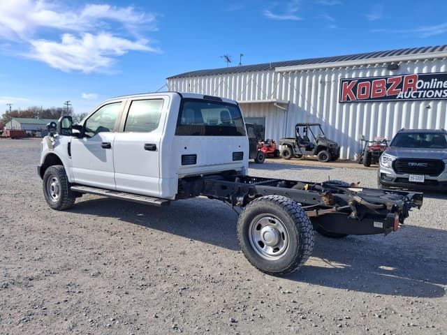 Image of Ford F-350 equipment image 2