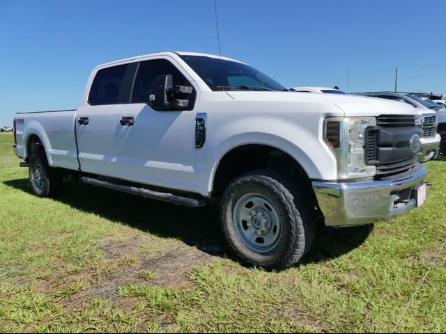 Image of Ford F-350 equipment image 1