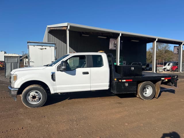 Image of Ford F-350 equipment image 1