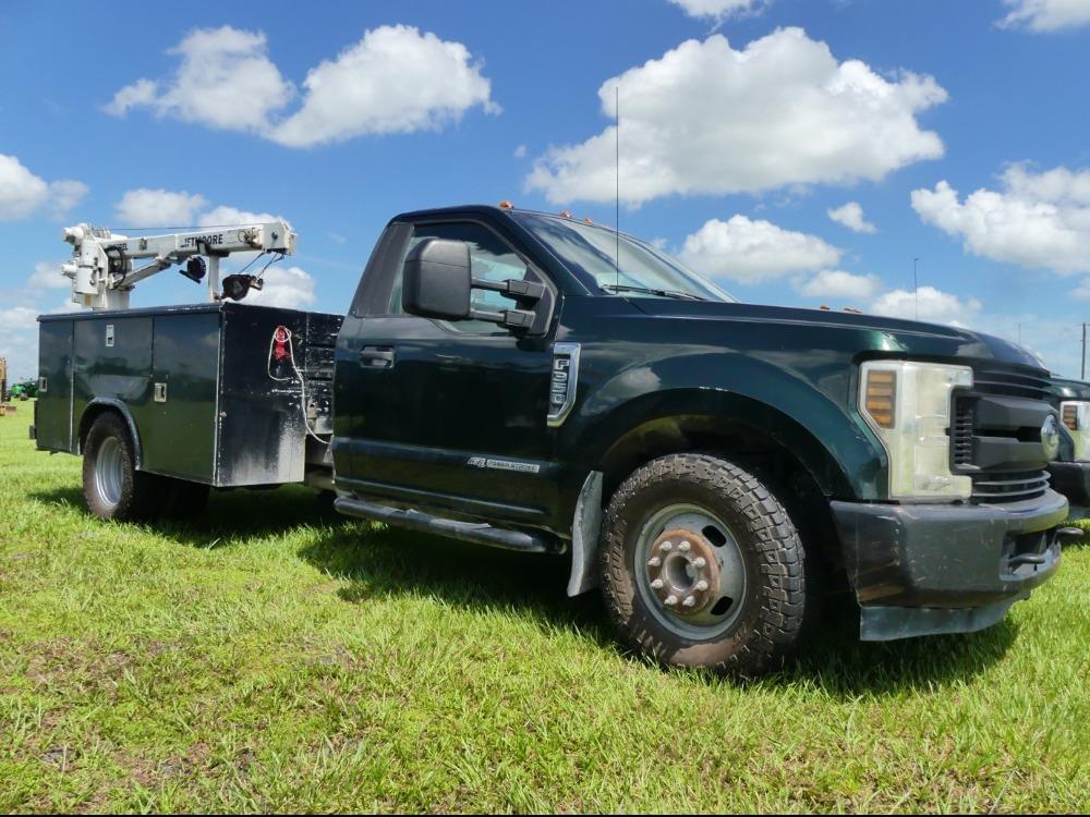 Image of Ford F-350 Primary image