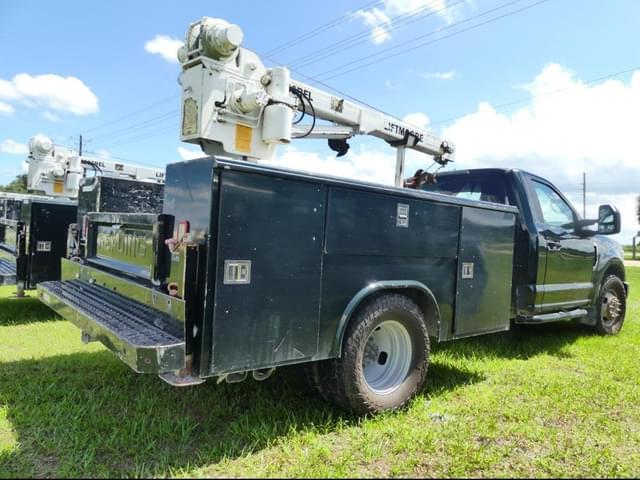 Image of Ford F-350 equipment image 2
