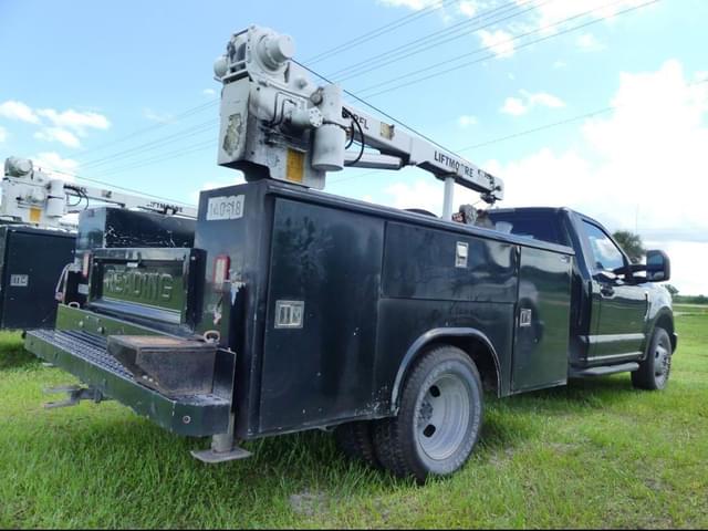 Image of Ford F-350 equipment image 2