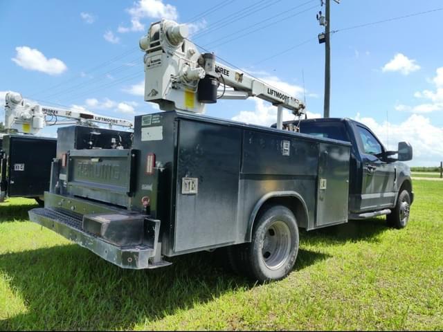 Image of Ford F-350 equipment image 2