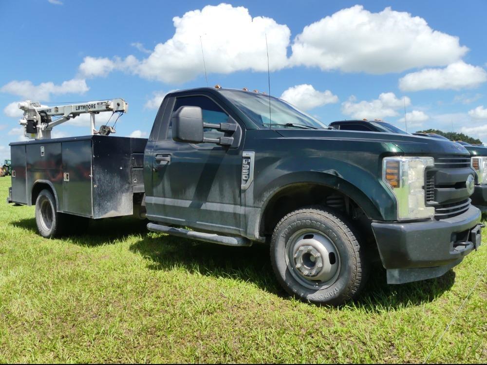 Image of Ford F-350 Primary image