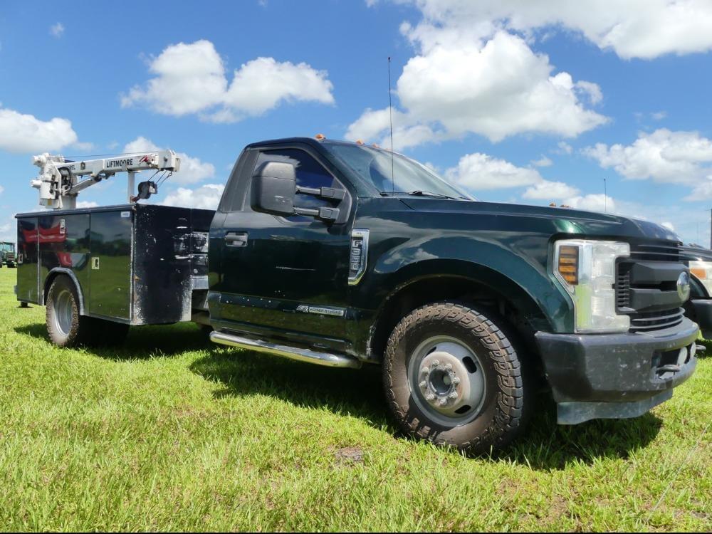 Image of Ford F-350 Primary image