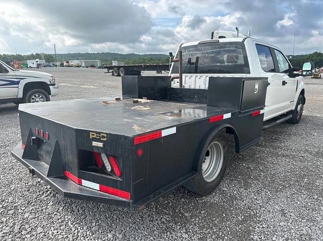 Image of Ford F-350 equipment image 3