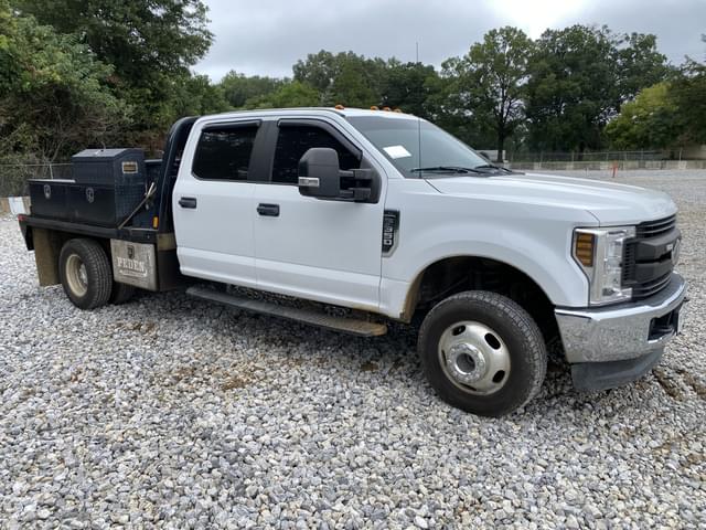 Image of Ford F-350 equipment image 3