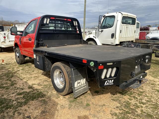 Image of Ford F-350 equipment image 1