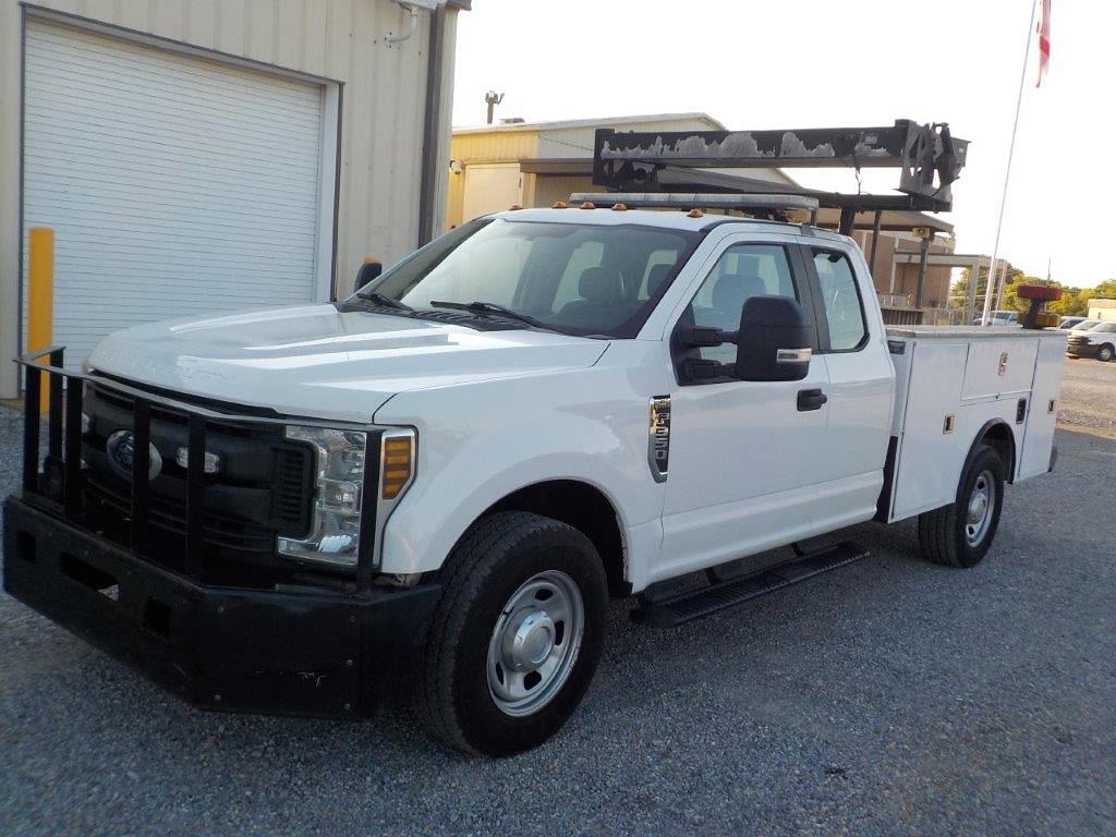 Image of Ford F-350 Primary image