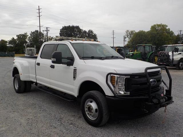 Image of Ford F-350 equipment image 1