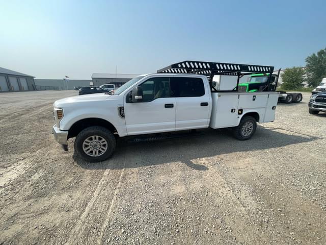 Image of Ford F-350 equipment image 1