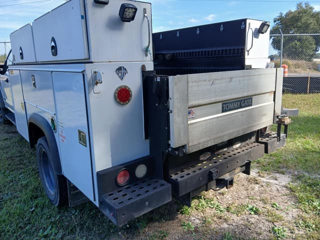 Image of Ford F-450 equipment image 2