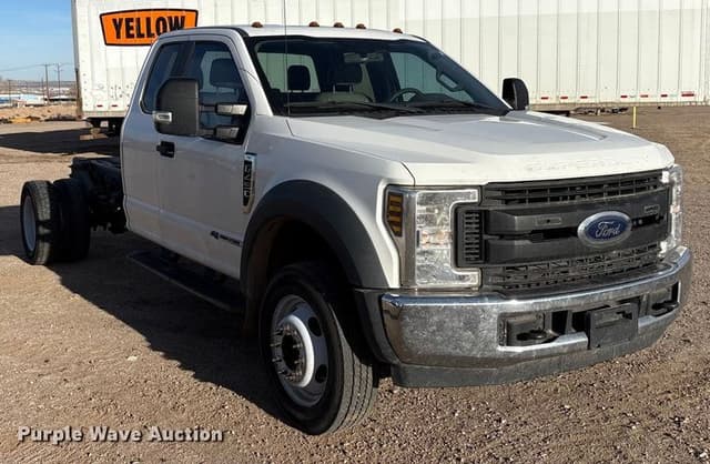 Image of Ford F-450 equipment image 2